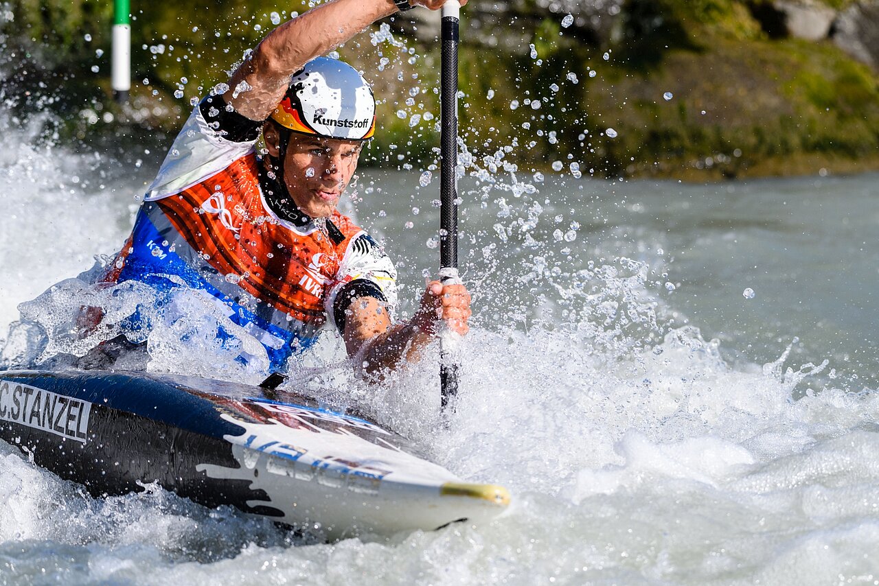 Christian Stanzel's powerful paddle stroke 